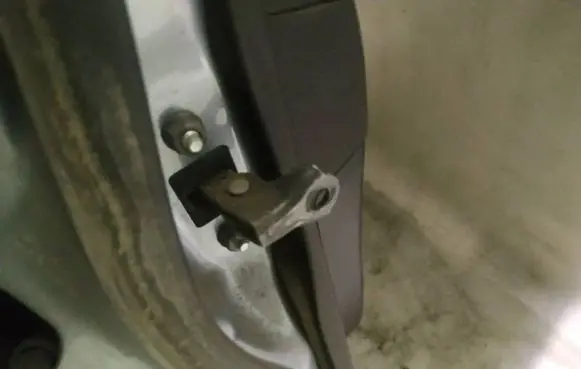 Lexus IS 220D-250-350 Rear door check strap stopper