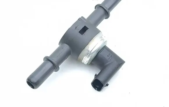 Mini F65 Fuel pressure sensor Y9795279902 81CP103 0351851930