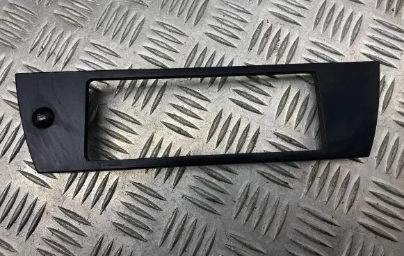 Audi A6 S6 C4 4A Radio/GPS head unit trim 4A0820325B