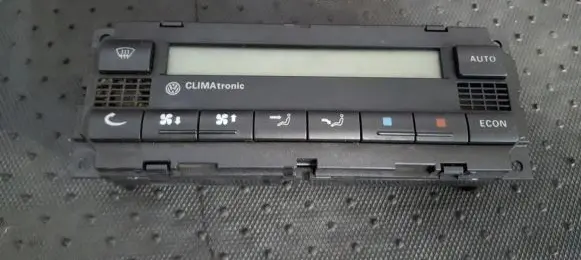 Volkswagen PASSAT B5.5 Climate control unit