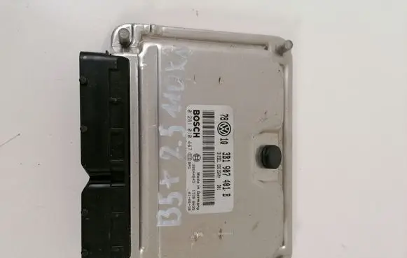 Volkswagen PASSAT B5.5 Engine control unit/module 3B1907401B