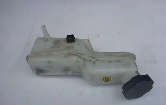 Hyundai ix35 Brake fluid reservoir 