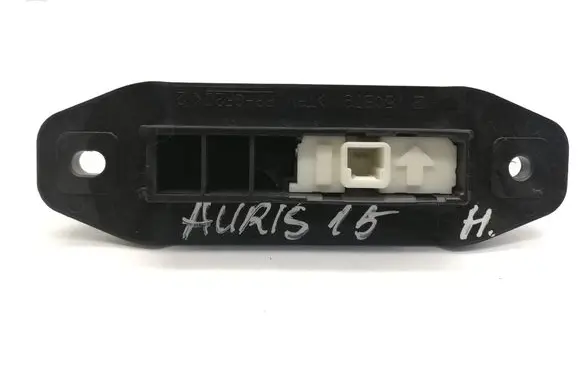 Toyota Auris E180 Tailgate/boot open switch button 15C879