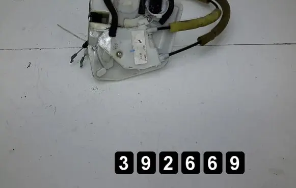 Mazda 2 Front door lock