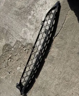 Citroen C4 I Picasso Front bumper lower grill 9680403177 2001004 969522