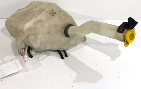 Opel Vectra C Windshield washer fluid reservoir/tank 