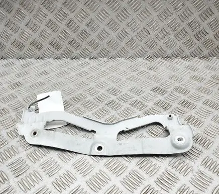 Audi RS6 C8 Fender mounting bracket 4K0821472