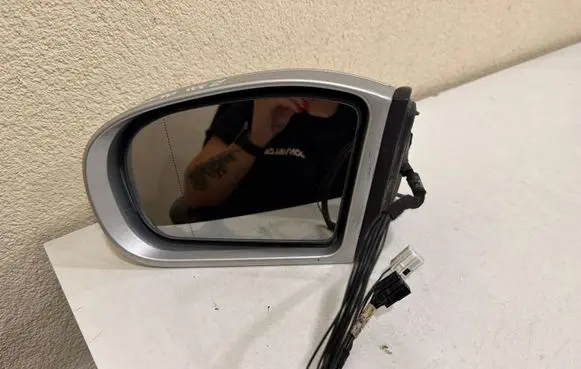 Mercedes-Benz E W211 Front door electric wing mirror 2038105993