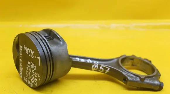 Audi A8 S8 D2 4D Piston with connecting rod 84L30 077B