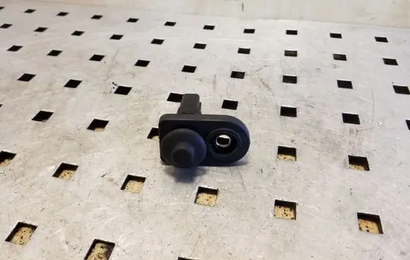 Hyundai i40 Front door sensor 