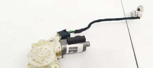 Mercedes-Benz CLS C219 Front door window regulator motor A2195408705