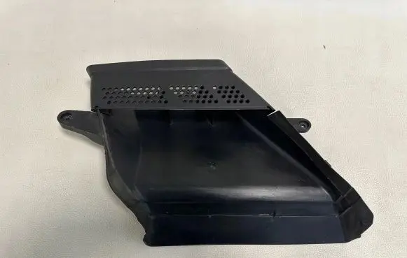 Audi A4 Allroad B9 Intercooler air guide/duct channel 8K0129618