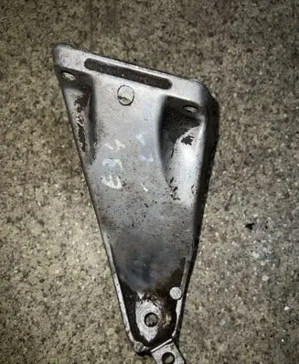 BMW 5 E34 Engine mounting bracket 1133362