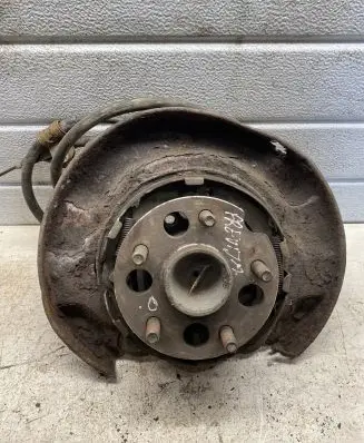 Toyota Previa (XR30, XR40) II Front wheel hub