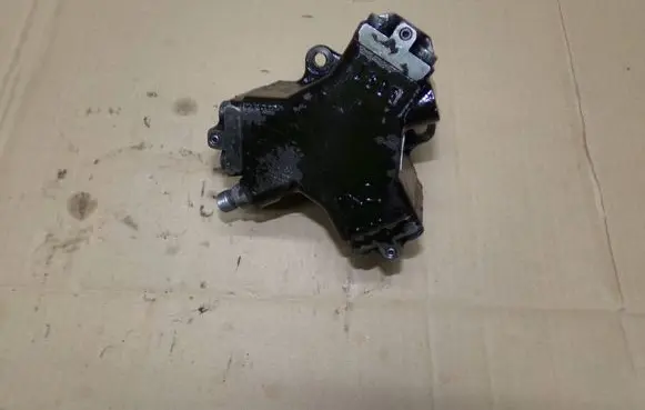Mercedes-Benz C W202 Fuel injection high pressure pump 0445010008