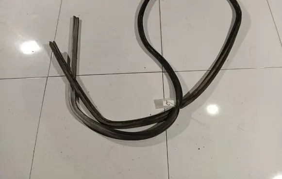 Mercedes-Benz ML W163 Trunk rubber seal (body)