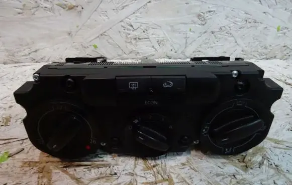 Volkswagen PASSAT B6 Climate control unit