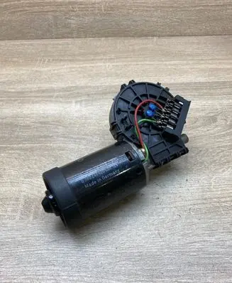 Mercedes-Benz E W210 Wiper motor 0390241420