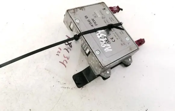 Audi A4 S4 B7 8E 8H Antenna control unit 8E0035456E