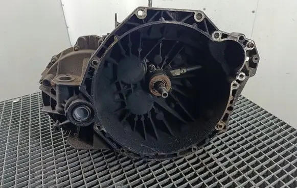 Renault Master II Manual 6 speed gearbox PF6006