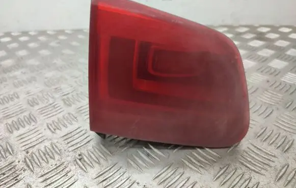 Volkswagen Tiguan Tailgate rear/tail lights
