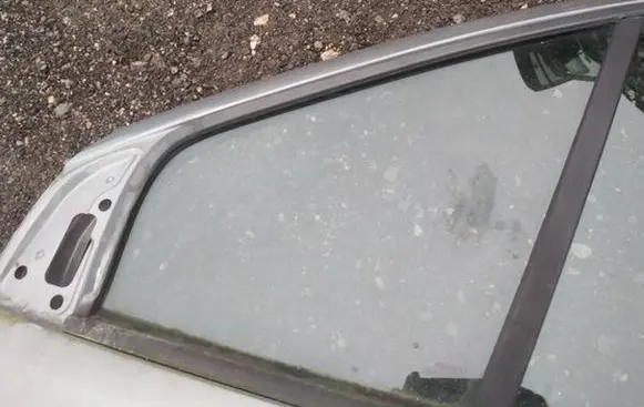 Renault Scenic I Front door vent window glass four-door 