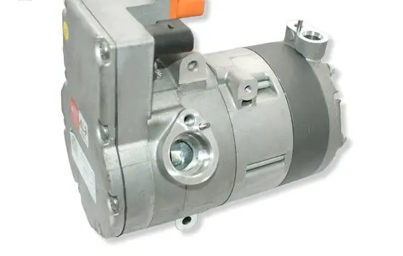 Volkswagen Golf VIII Air conditioning (A/C) compressor (pump) 12E820803C 5QE816803 VPFVAH19J499AB
