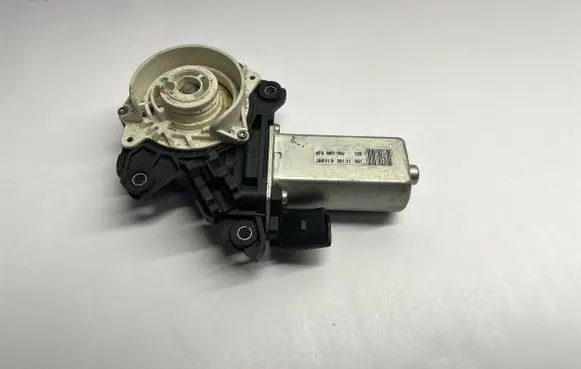 Audi A8 S8 D4 4H Rear door soft close latching motor 4F0887060