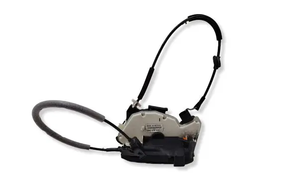 Volkswagen PASSAT CC Rear door lock 5N0839015J