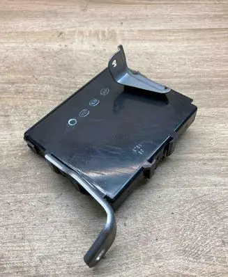 Toyota Avensis T270 Power management control unit 8969005020 MB1028500031