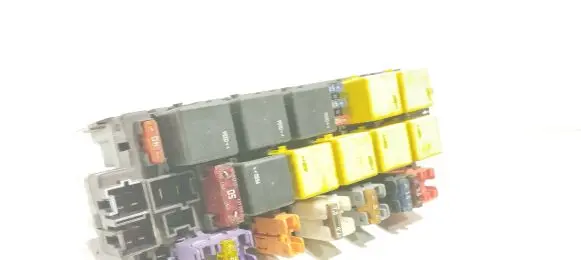 Mercedes-Benz S W220 Fuse module A0325458232 05045116 04511631021702