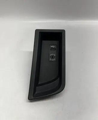 BMW 4 F32 F33 AUX in-socket connector 9207357 51169207357
