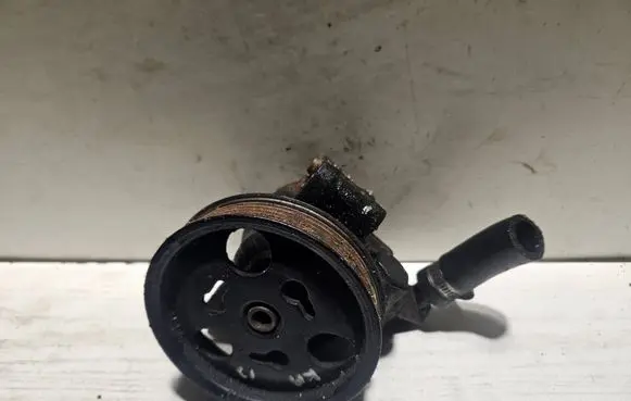 Ford Fiesta Power steering pump 96BF3A733AD