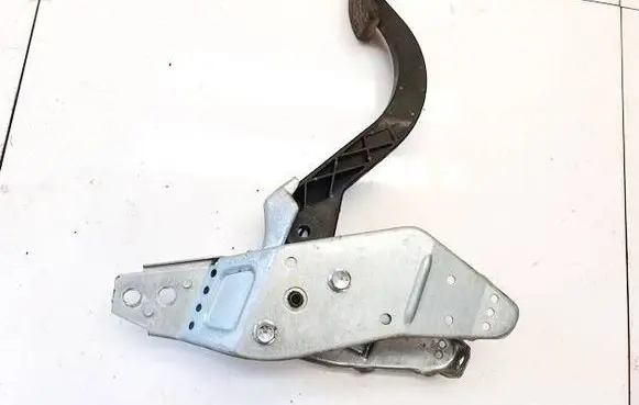 Opel Astra G Clutch pedal 28870 10883
