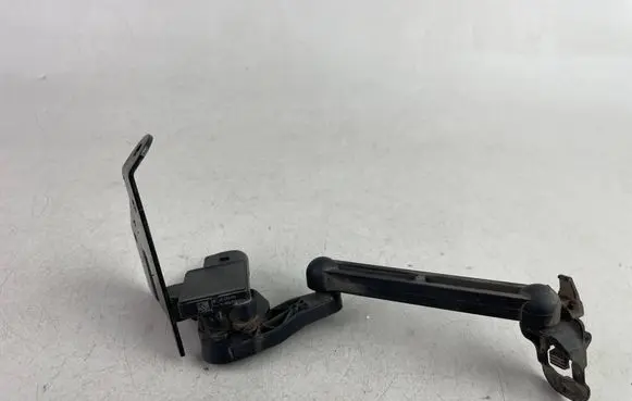 Volkswagen Golf VIII Rear air suspension level height sensor 5WA907127 5WA512251D