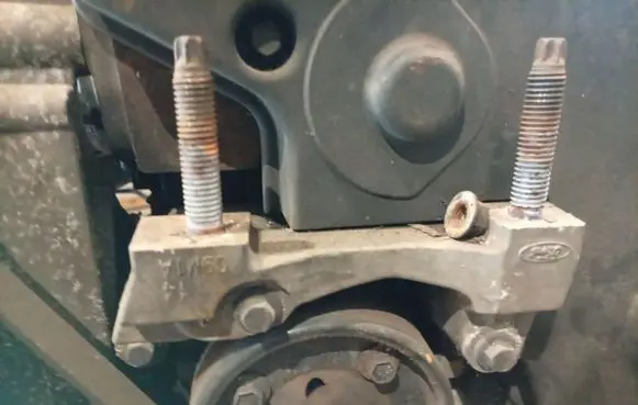 Ford Transit - Tourneo Connect Engine mounting bracket