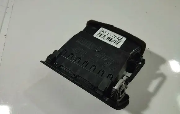 Volkswagen PASSAT CC Dash center air vent grill 3C1819702F