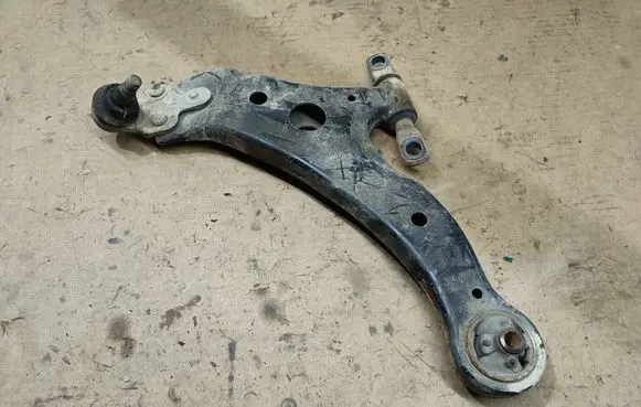 Lexus RX 330 - 350 - 400H Front lower control arm/wishbone