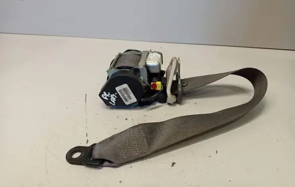 Dodge Caliber Front seatbelt