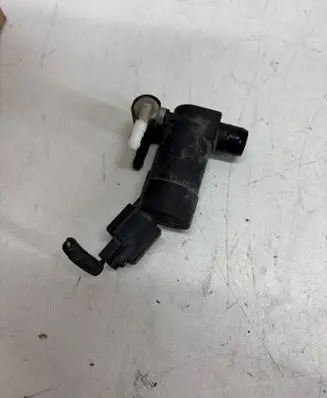 Ford Mondeo MK IV Windscreen/windshield washer pump 1S7117K624FE T655C