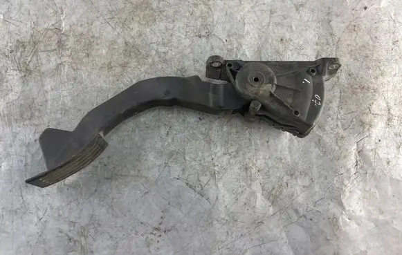 Ford Focus Accelerator throttle pedal 4m519f836bh 6pv00864103