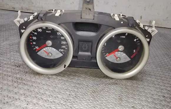 Speedometer (instrument cluster)