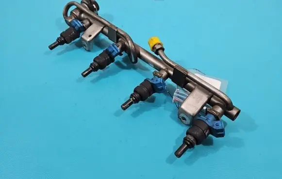 Volkswagen PASSAT B5.5 Fuel injector 058133681B IMPRK1372107