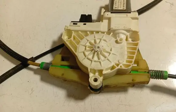 Audi Q7 4L Rear door window regulator motor 4L0959801B