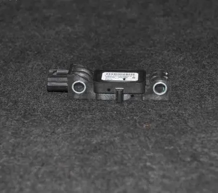 Suzuki Grand Vitara II Airbag deployment crash/impact sensor 3893065J30