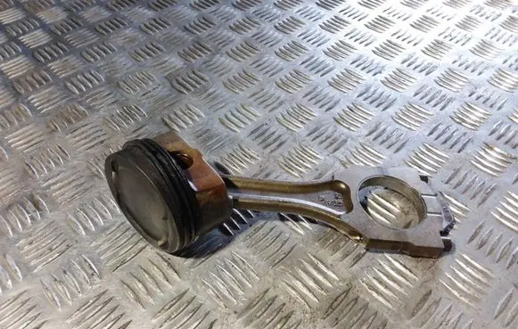 Volkswagen Phaeton Piston with connecting rod