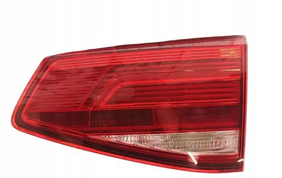 Volkswagen PASSAT B8 Rear/tail lights 