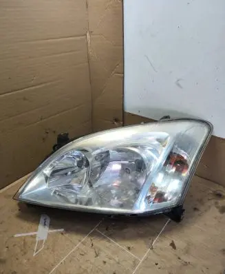 Toyota Corolla E120 E130 Headlight/headlamp 89007311