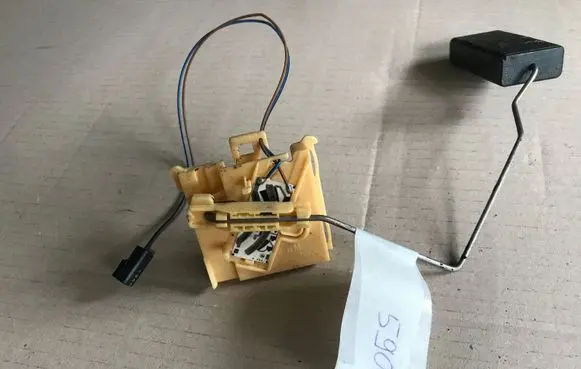 Opel Zafira B Fuel level sensor 