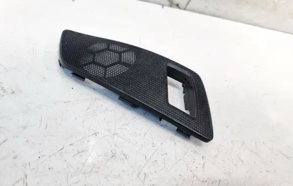 Skoda Octavia Mk2 (1Z) Front door window switch trim 1Z1867436